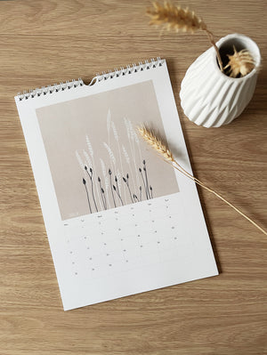 july illustrated calendar 2025 simplicity with a twist elemente design