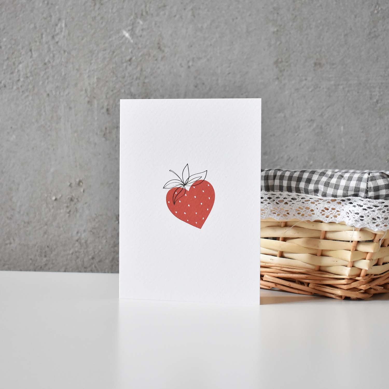 minimalist strawberry love card elemente design